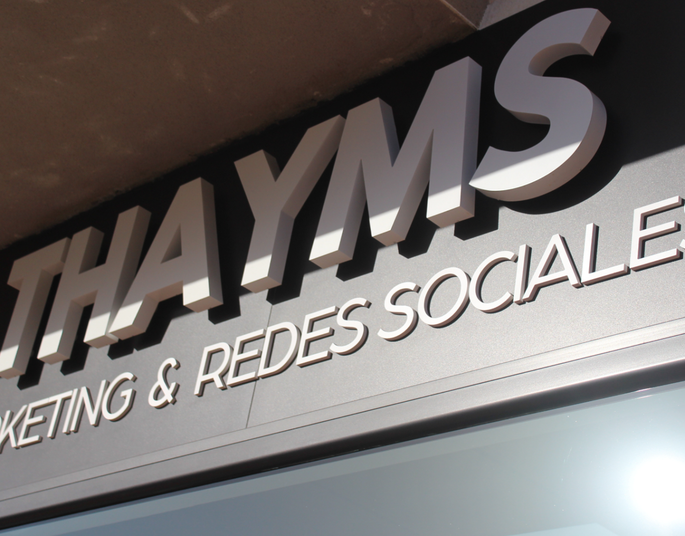 Oficina donde trabaja el equipo de Thayms